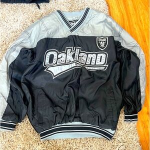 Oakland Raiders Vintage Men’s Windbreaker size Medium